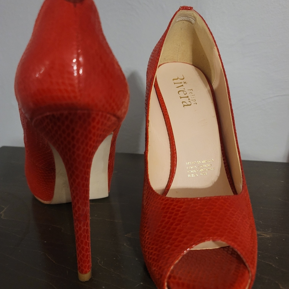 Shoes - Picture 2 of 2